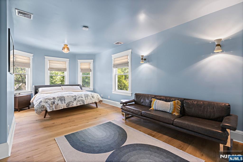 42 Forest Road
