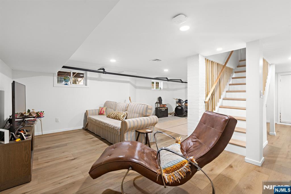 42 Forest Road