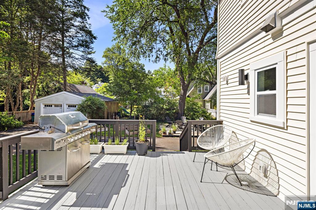 42 Forest Road