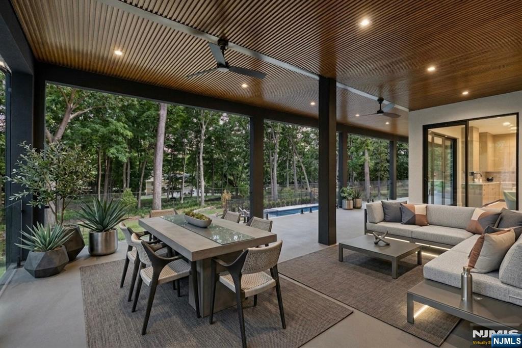 911 Hilltop Terrace