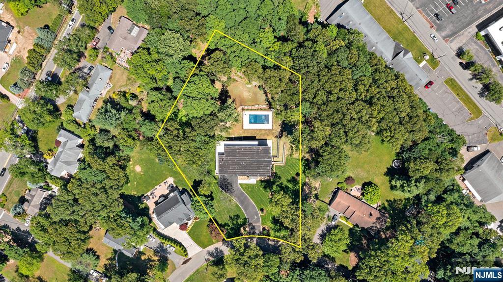 911 Hilltop Terrace