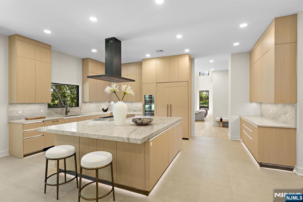 911 Hilltop Terrace