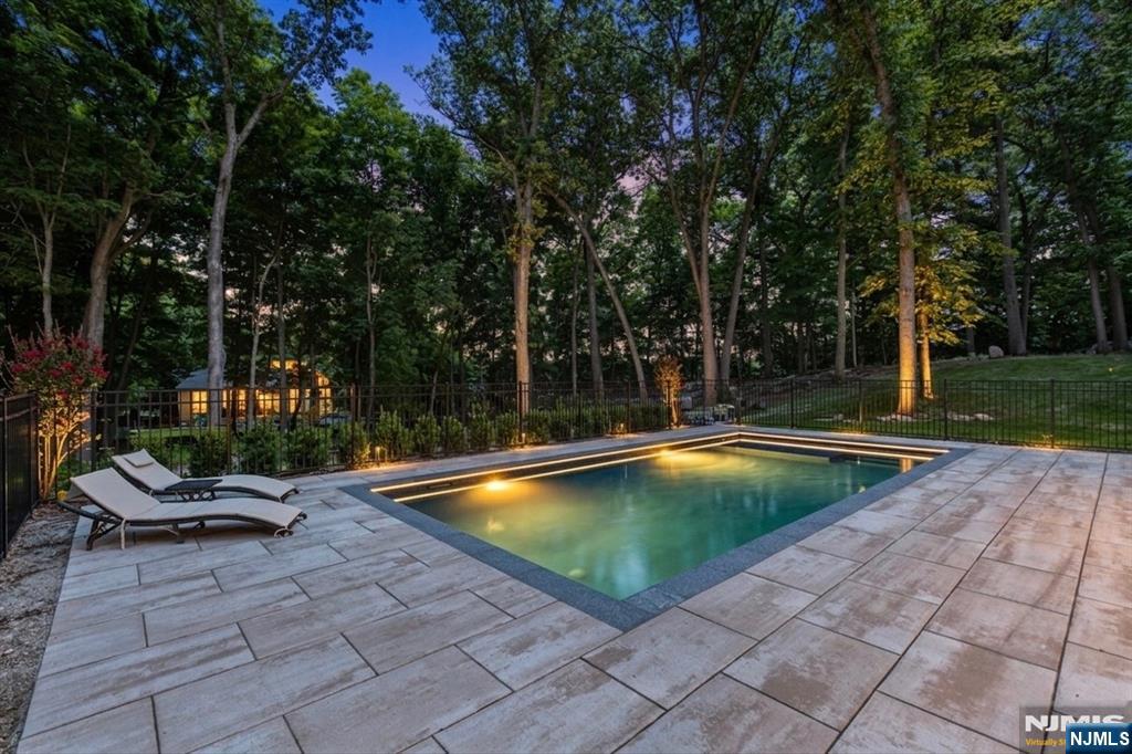 911 Hilltop Terrace