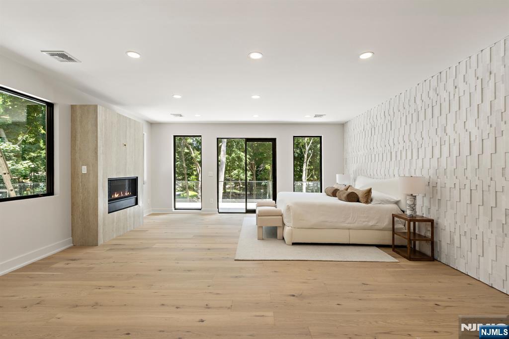 911 Hilltop Terrace