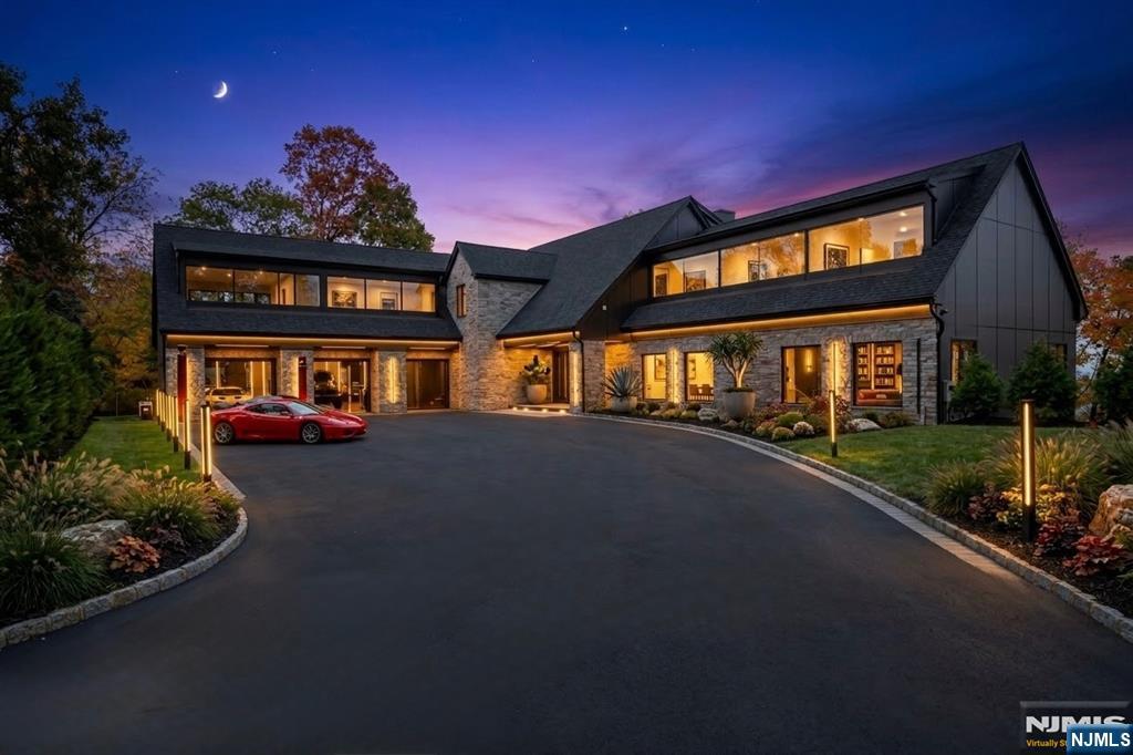 8 Flintlock Court