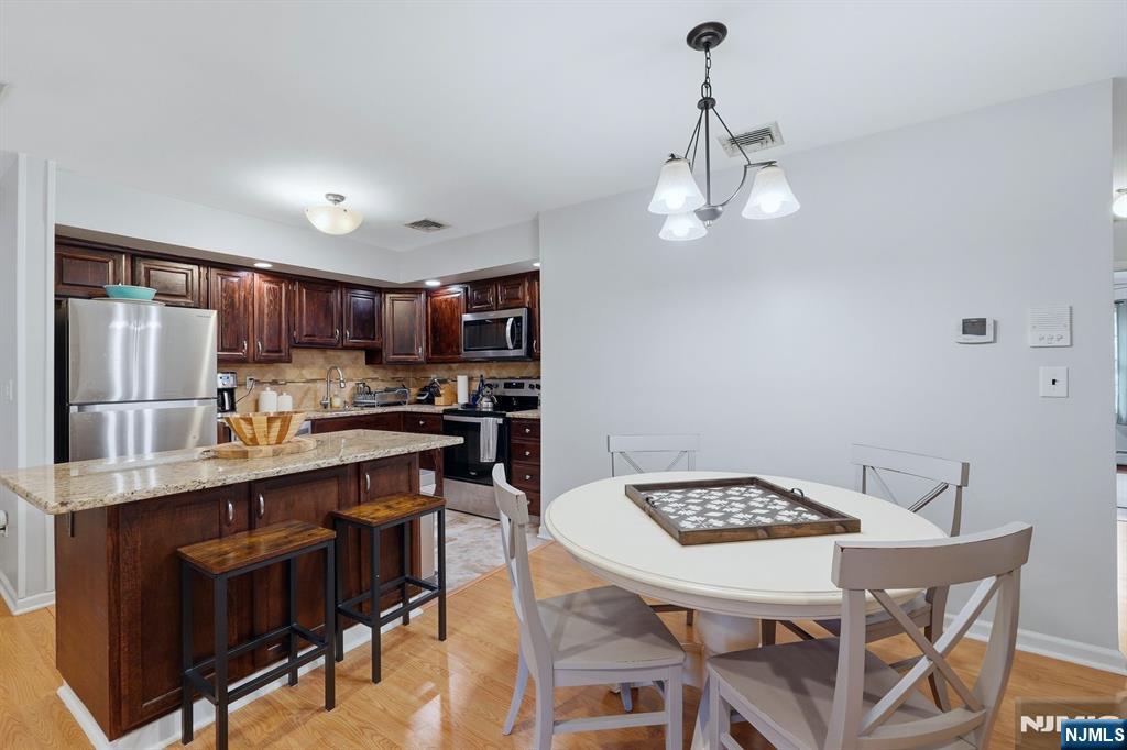 5 S Maple Avenue 52