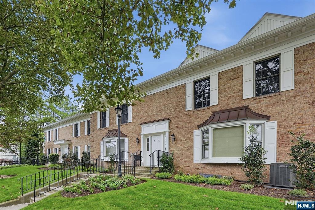 5 S Maple Avenue 52