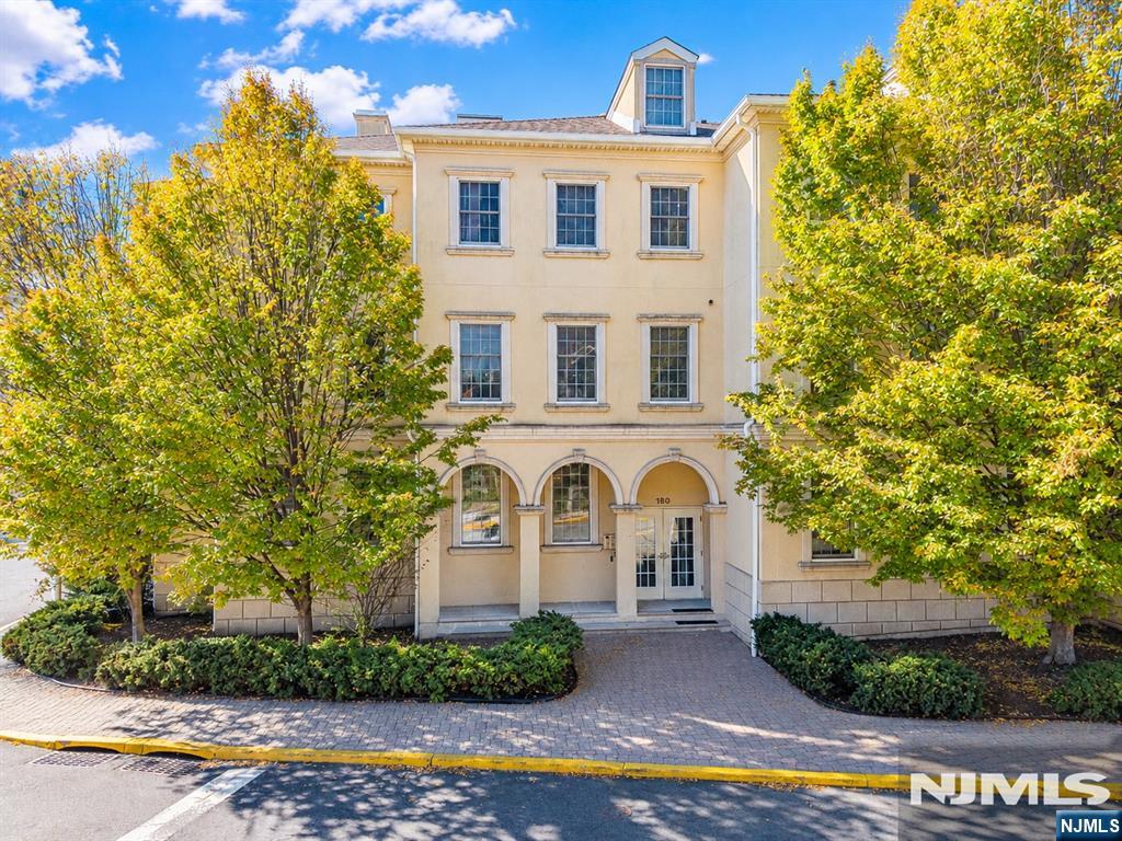 180 Edgewater Road 1A