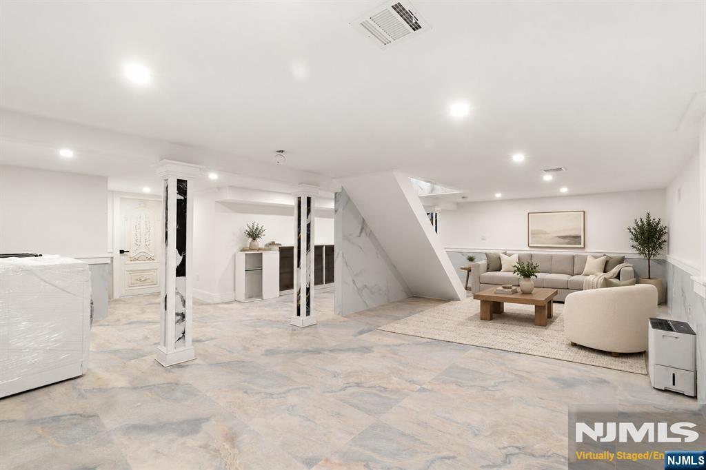 548 Teaneck Road