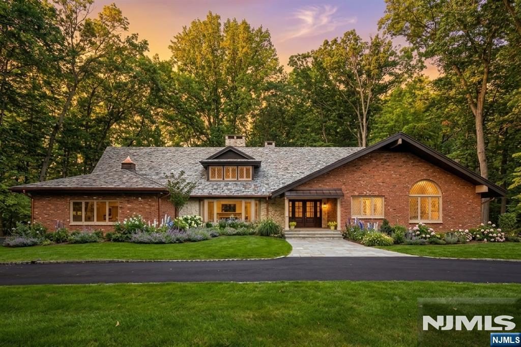 17 Deerhill Drive
