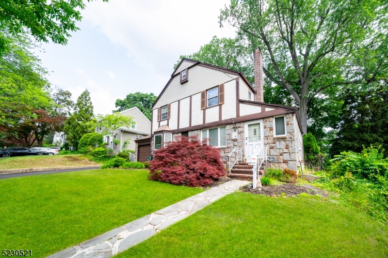 256 Manning Ave