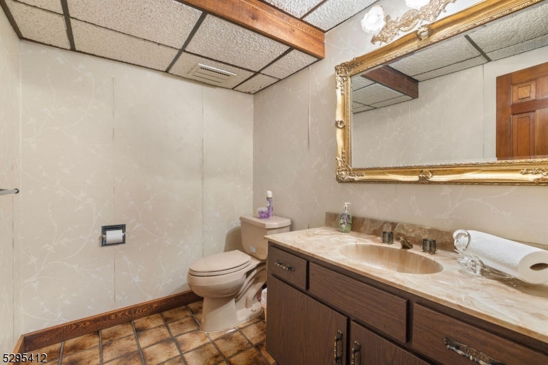 32 Apache Rd