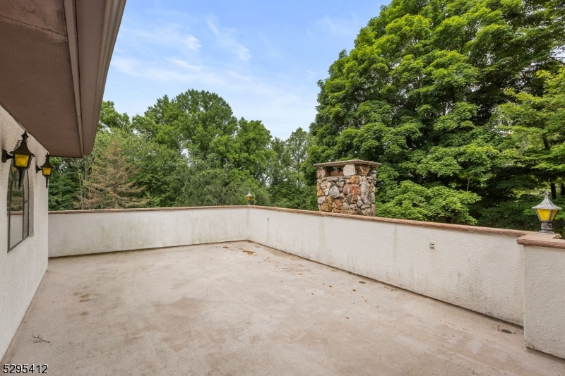 32 Apache Rd