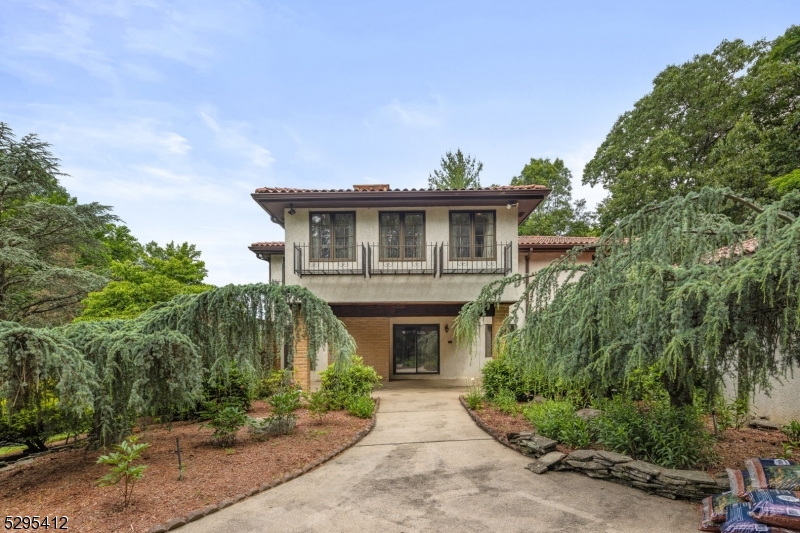 32 Apache Rd