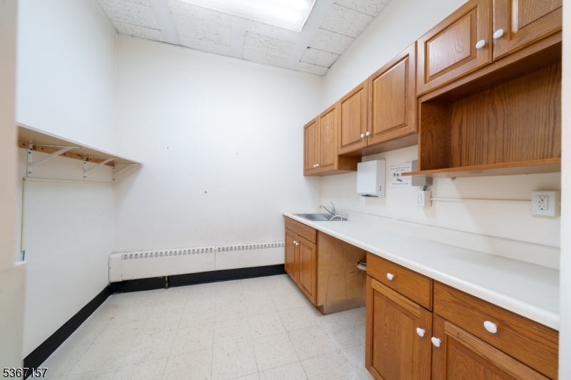 37 Evergreen Pl