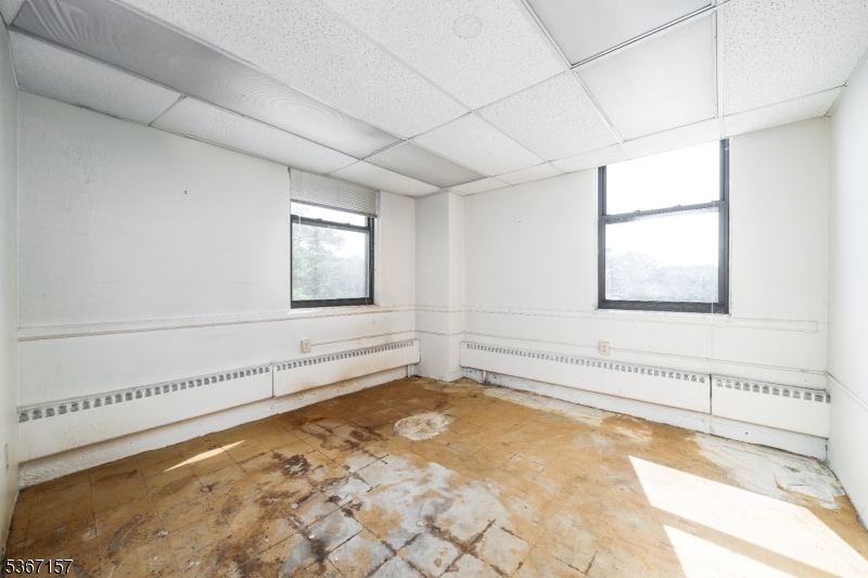 37 Evergreen Pl