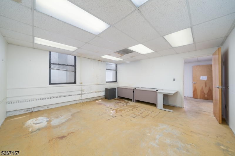 37 Evergreen Pl