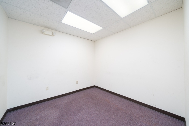 37 Evergreen Pl