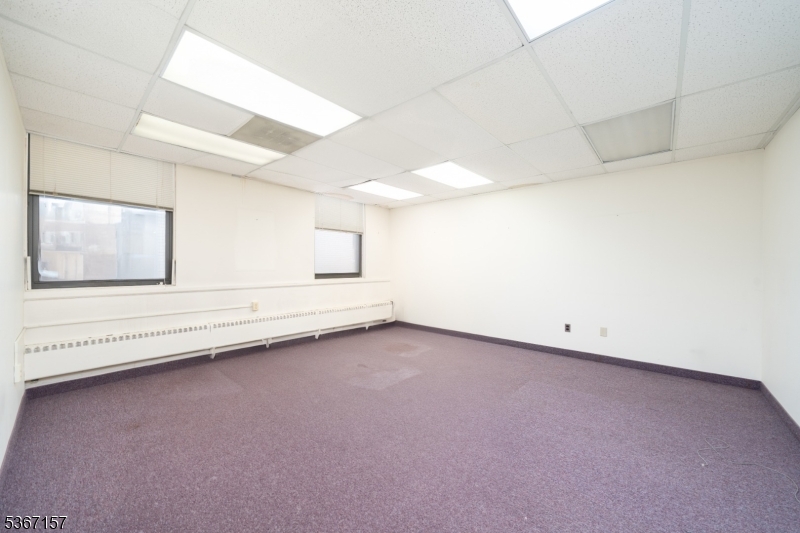 37 Evergreen Pl