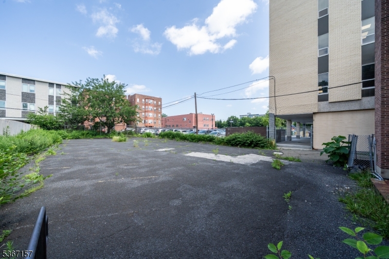 37 Evergreen Pl
