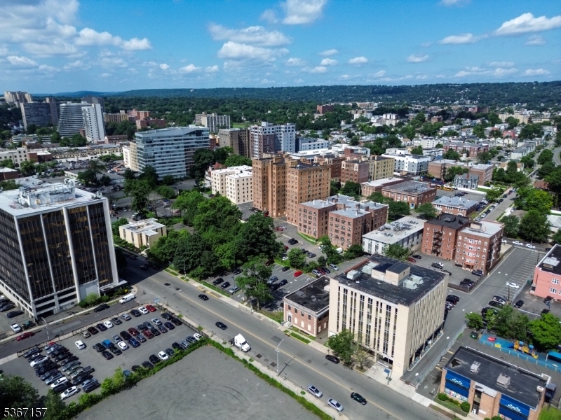 37 Evergreen Pl