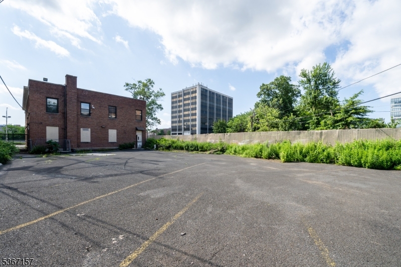 37 Evergreen Pl