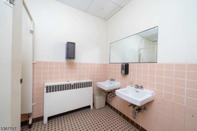 37 Evergreen Pl