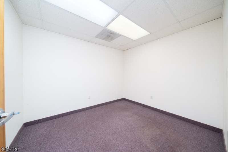 37 Evergreen Pl