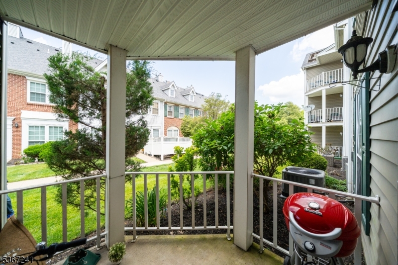 48 Clay St