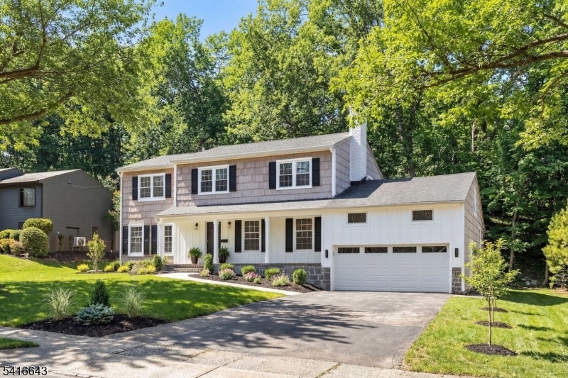 10 Robert Ct