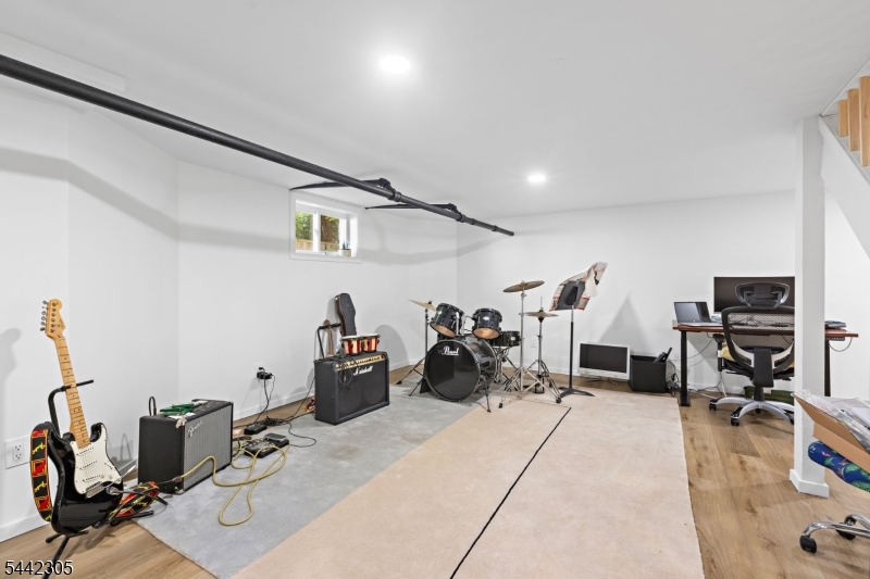 42 Forest Rd