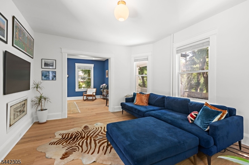 42 Forest Rd