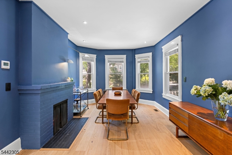 42 Forest Rd