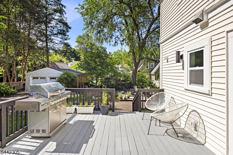 42 Forest Rd