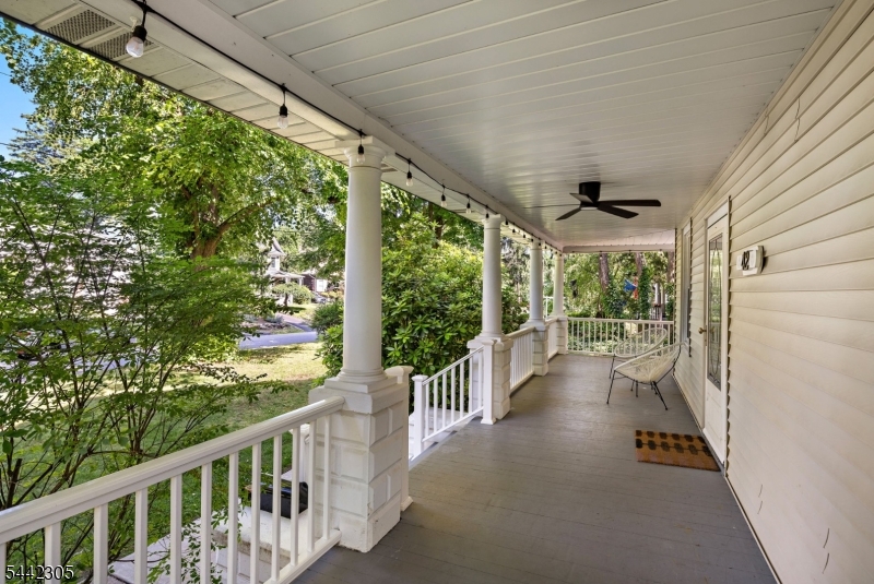 42 Forest Rd