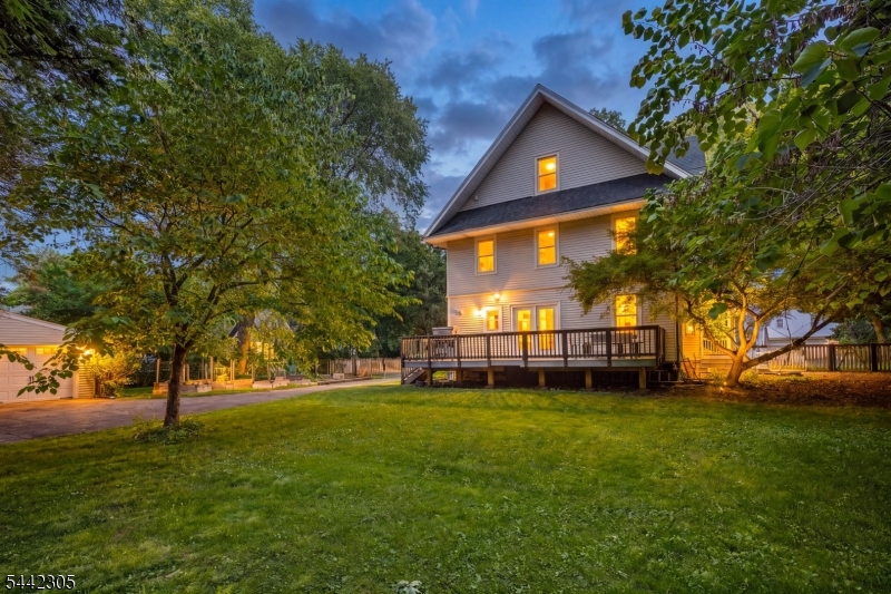 42 Forest Rd