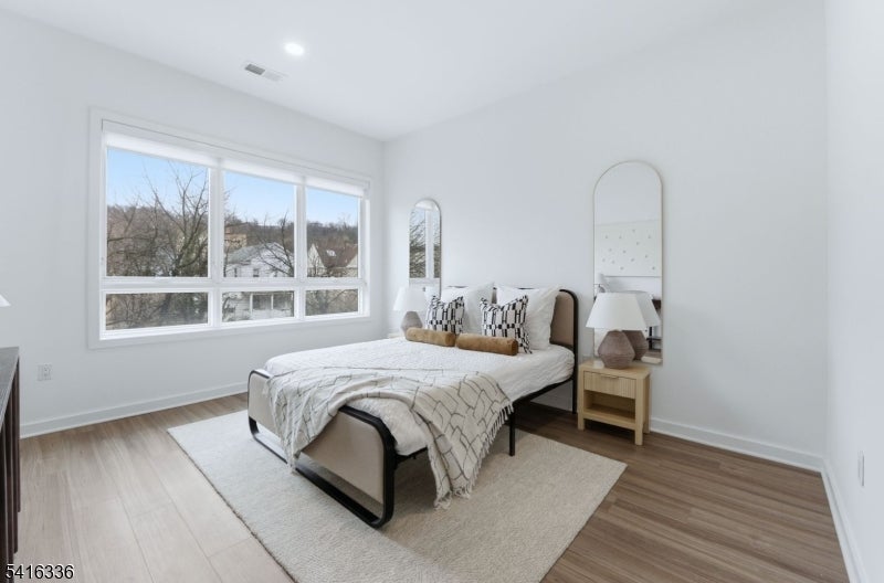 37 Orange Rd 401