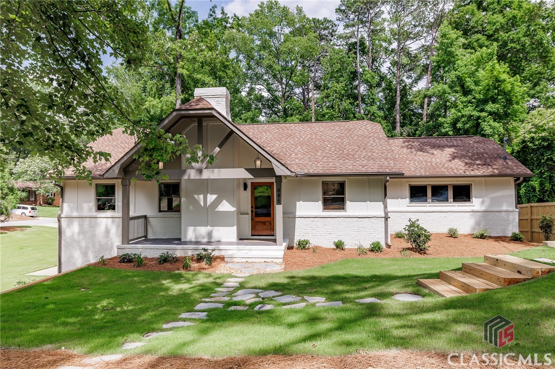 685 Pinecrest Drive