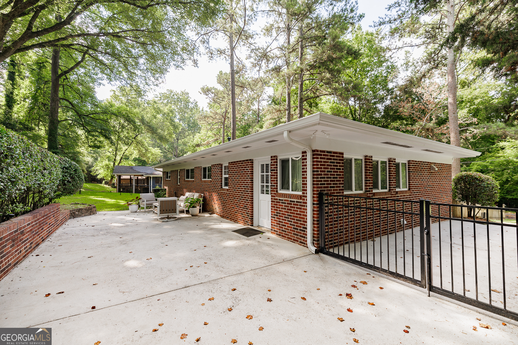 225 Riverside Drive