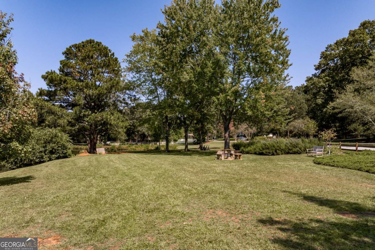 283 Lake Vista Way