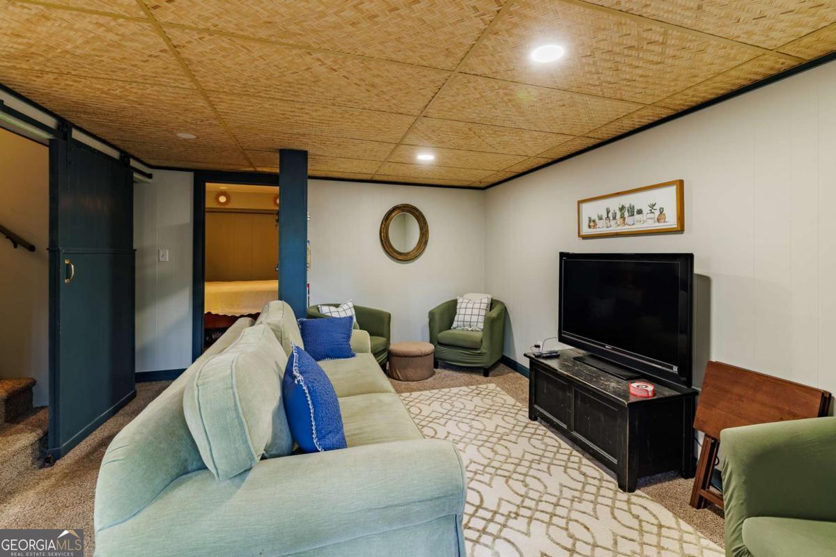 400 Greencrest Drive