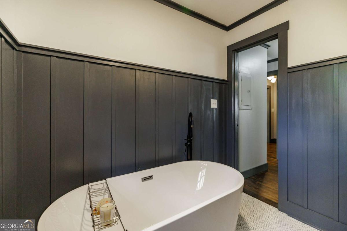 400 Greencrest Drive