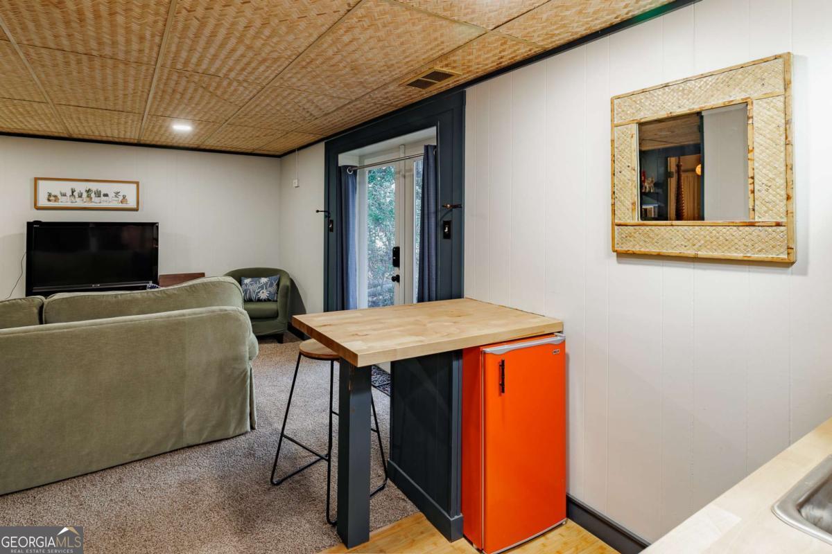 400 Greencrest Drive