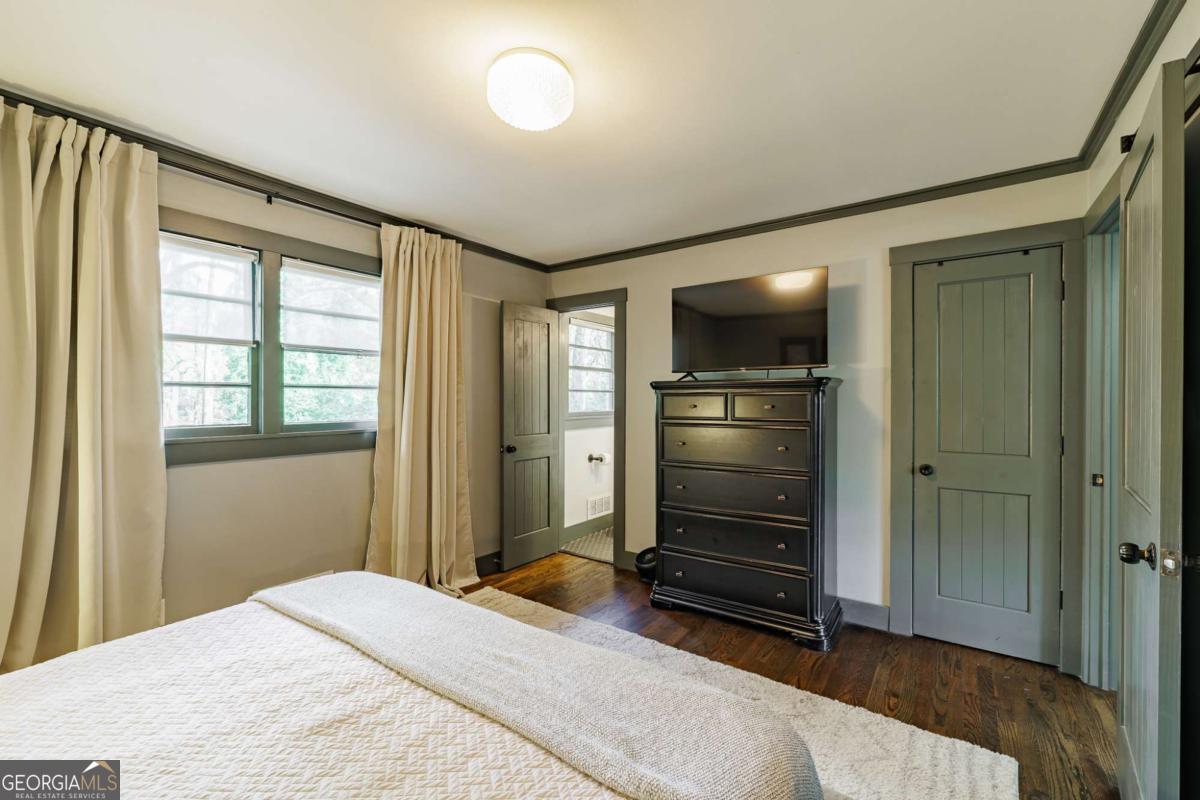 400 Greencrest Drive