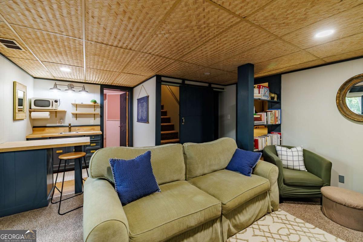 400 Greencrest Drive