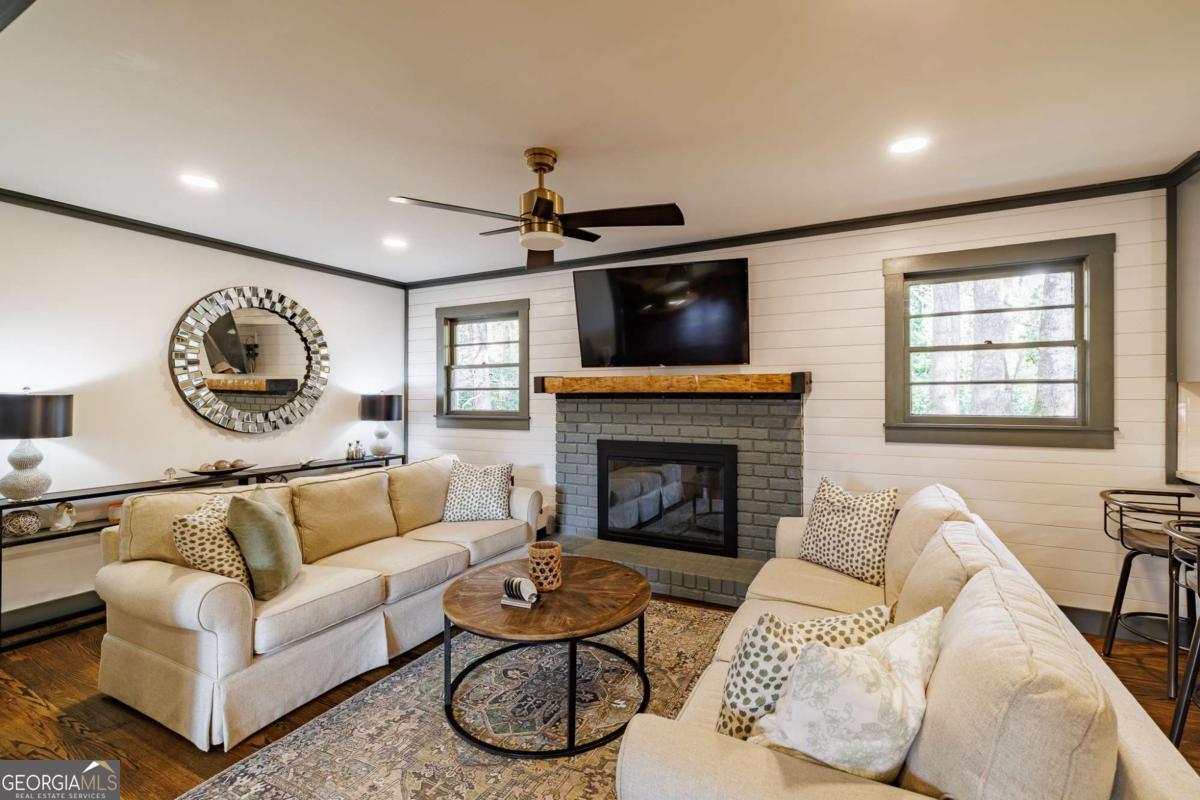 400 Greencrest Drive