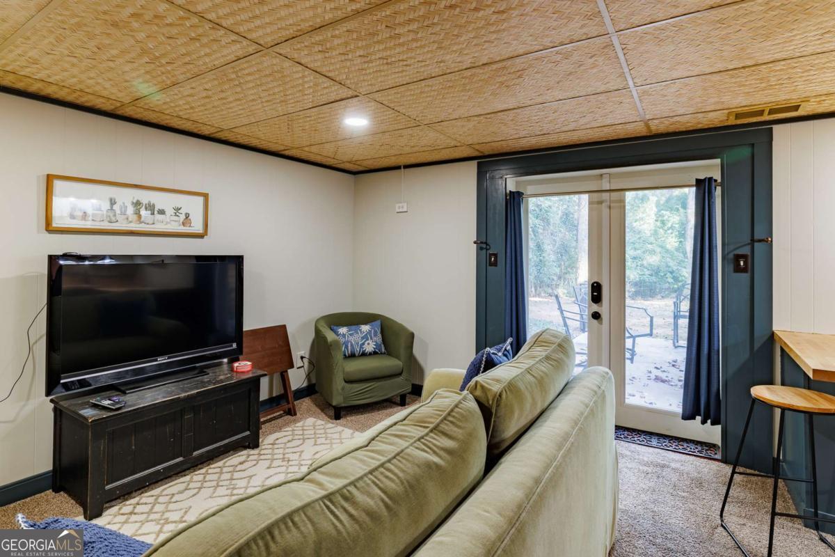 400 Greencrest Drive