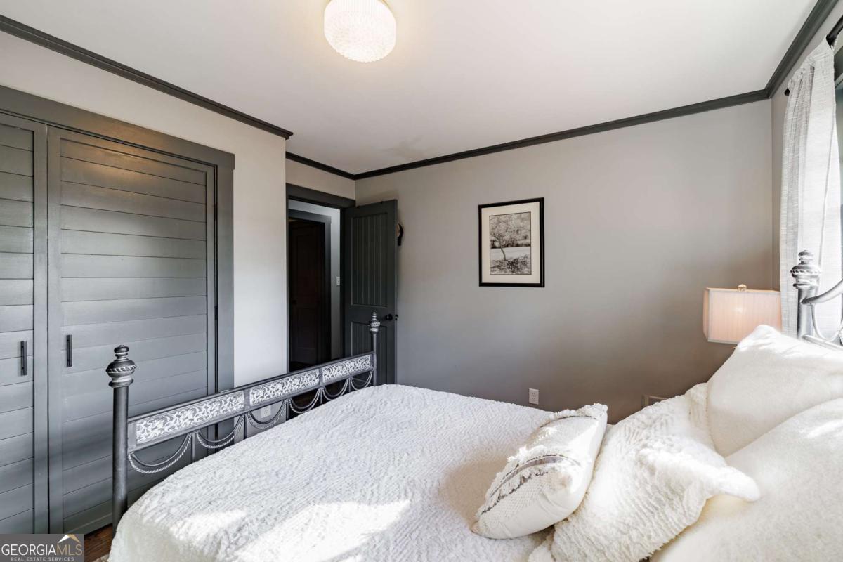 400 Greencrest Drive