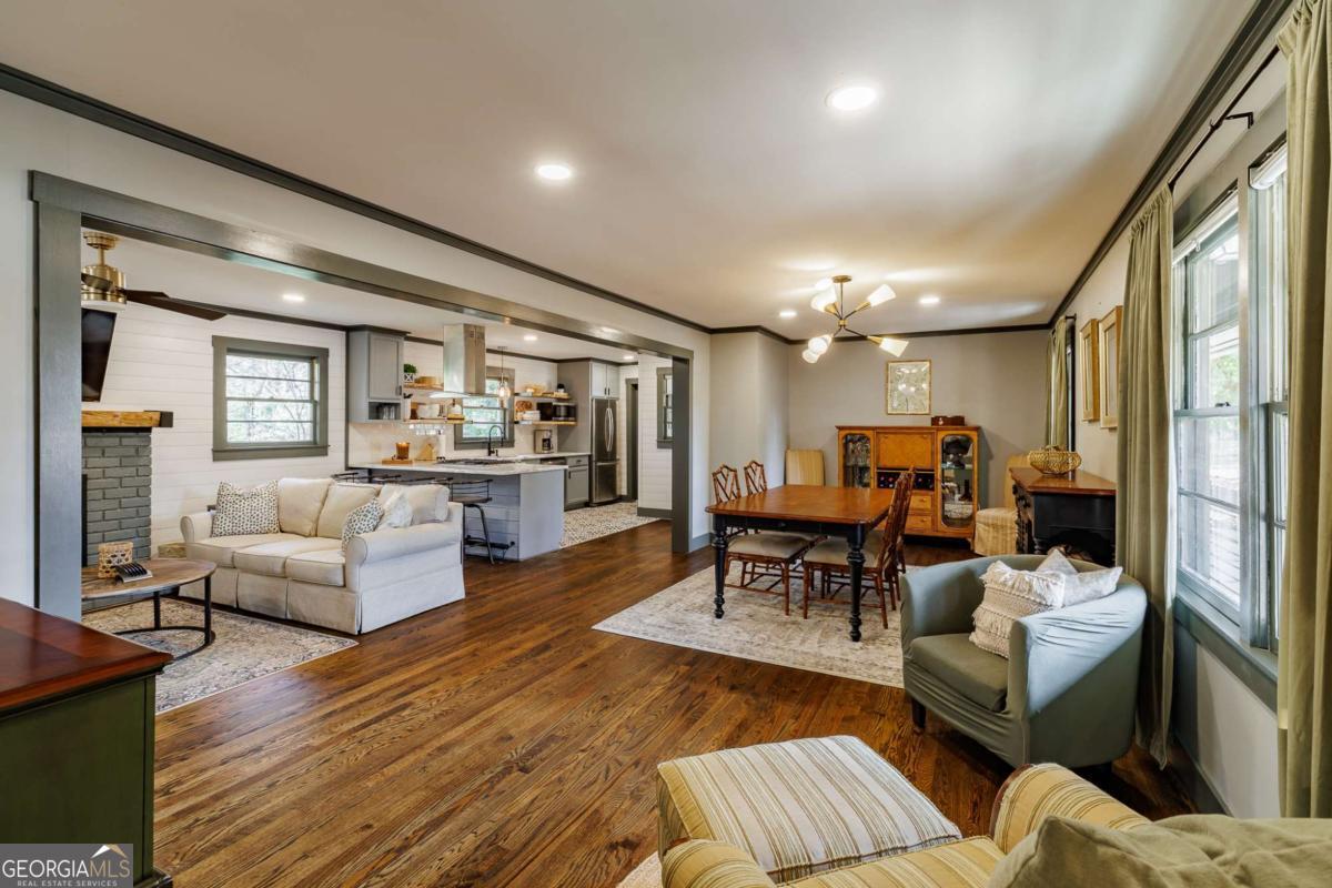 400 Greencrest Drive