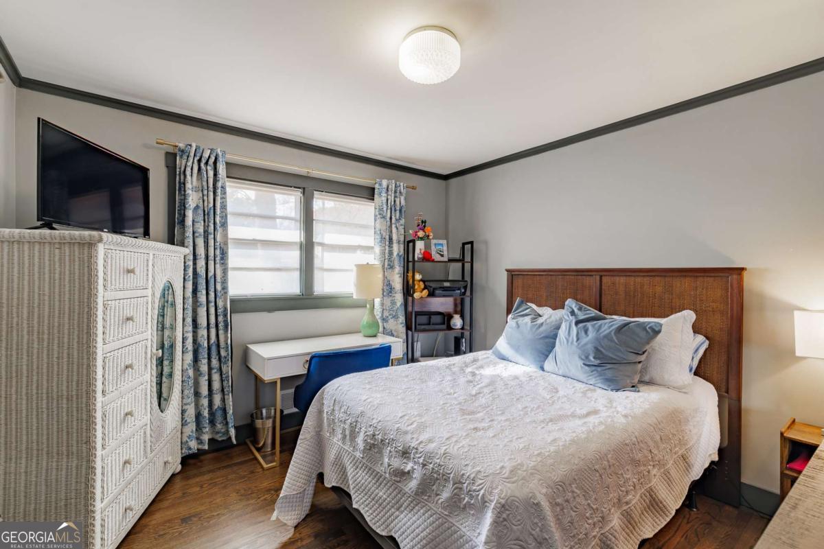 400 Greencrest Drive